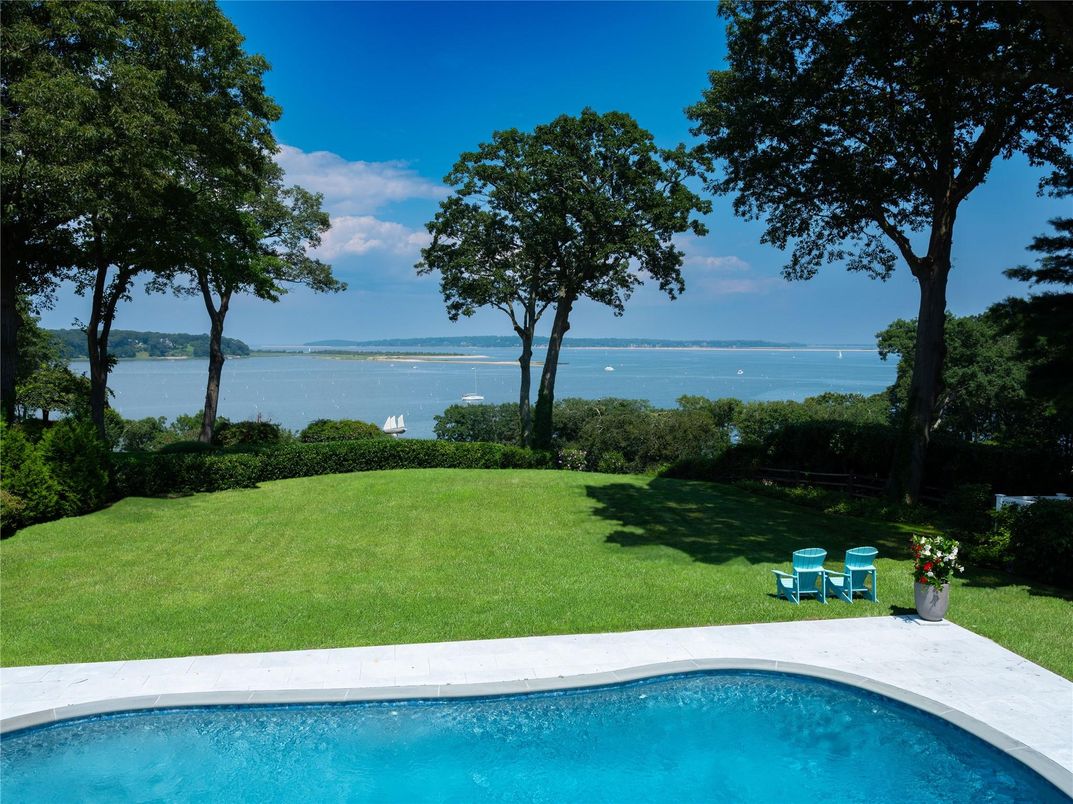Exterior, Pool, Water