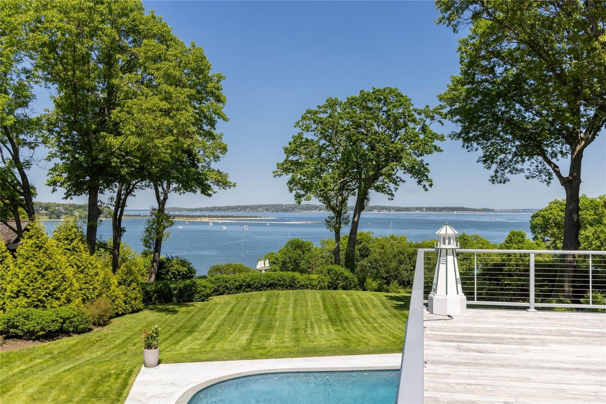 Exterior, Pool, Water