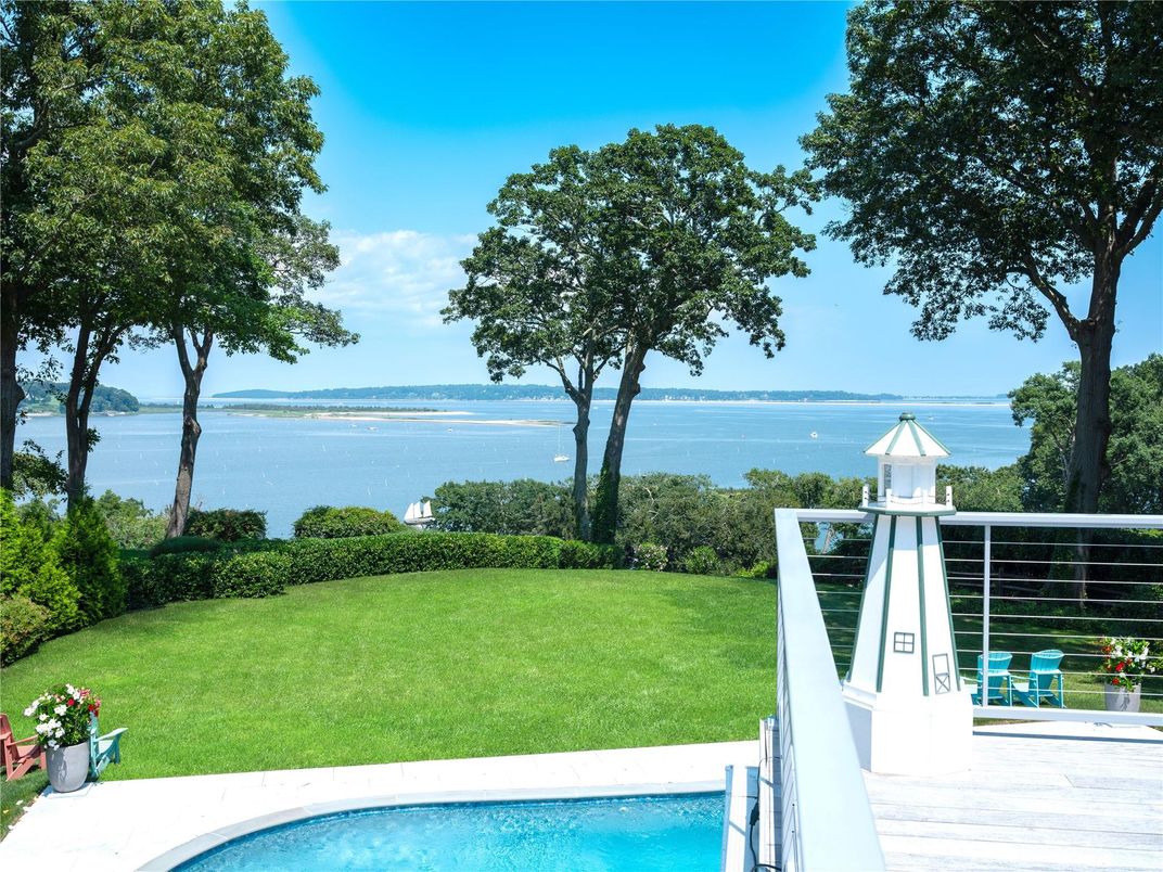 Exterior, Pool, Water