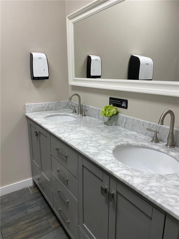 Bathroom, Dual Sink Vanities, Interior, Wood Texture Flooring