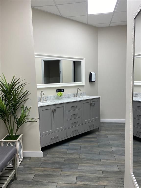 Bathroom, Dual Sink Vanities, Interior, Wood Texture Flooring