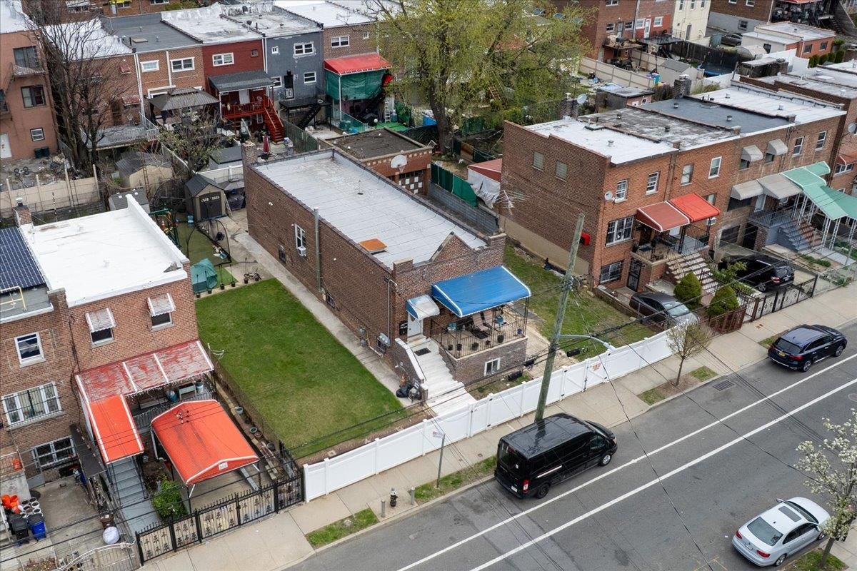 Exterior, Drone