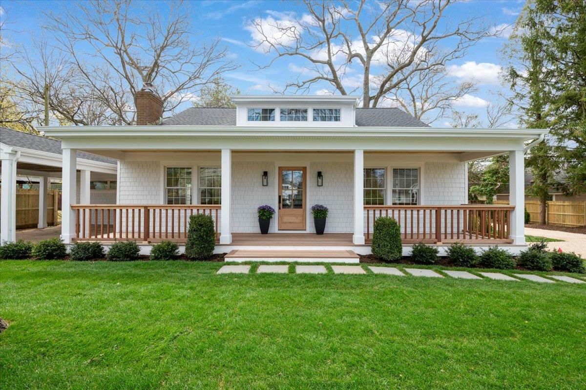 Exterior, Facade, American Foursquare