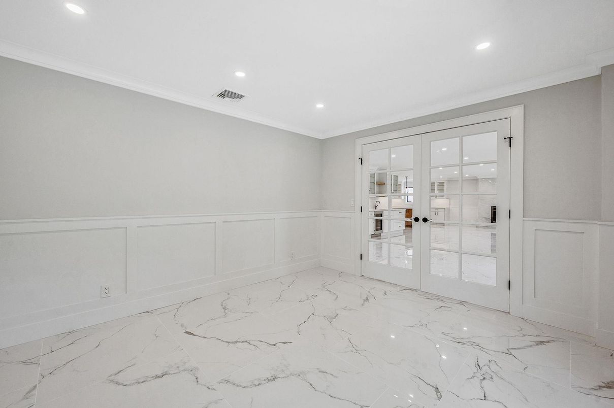 Empty room, Interior, Marble, Recessed Lighting