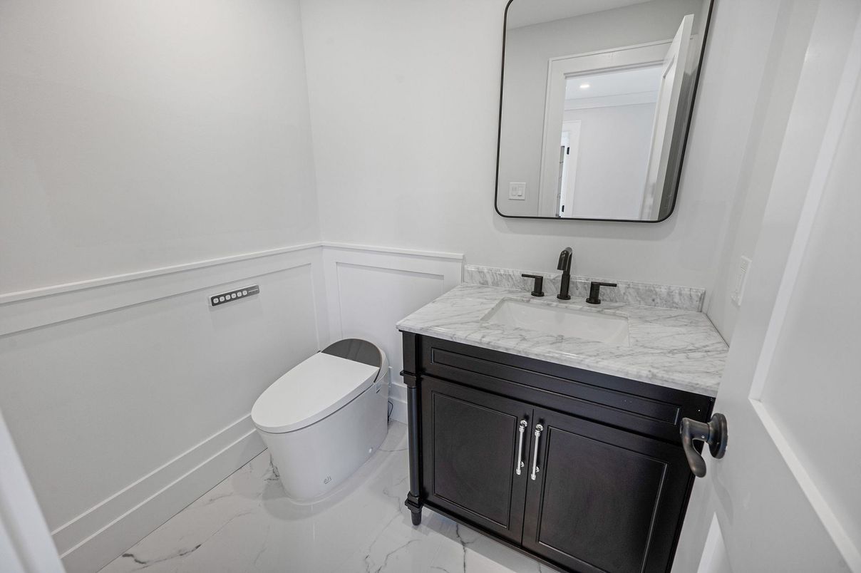 Bathroom, Interior, Marble, Recessed Lighting