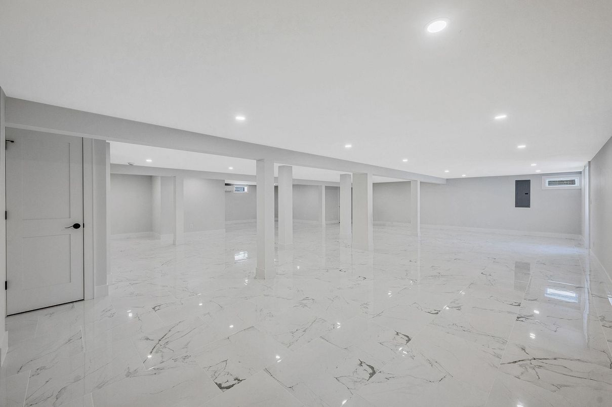 Empty room, Interior, Marble, Recessed Lighting