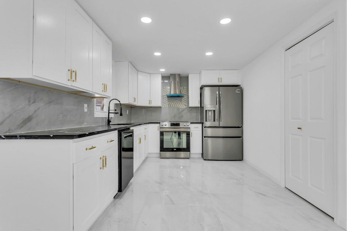 Interior, Kitchen, Marble, Recessed Lighting, Stainless Steel Appliances