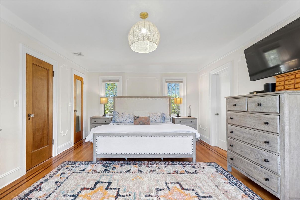 Bedroom, Interior, Pendant Lights, Wood Texture Flooring