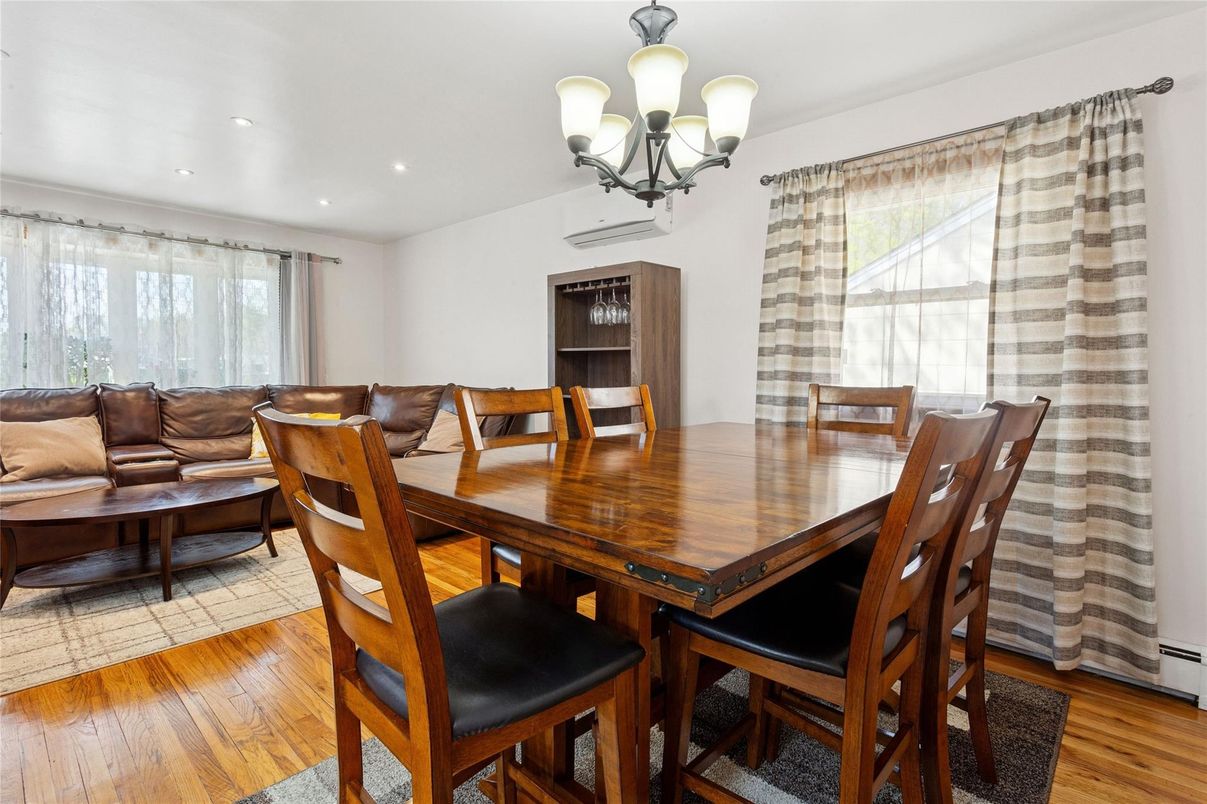 Chandelier, Dining room, Interior, Recessed Lighting, Wood Texture Flooring