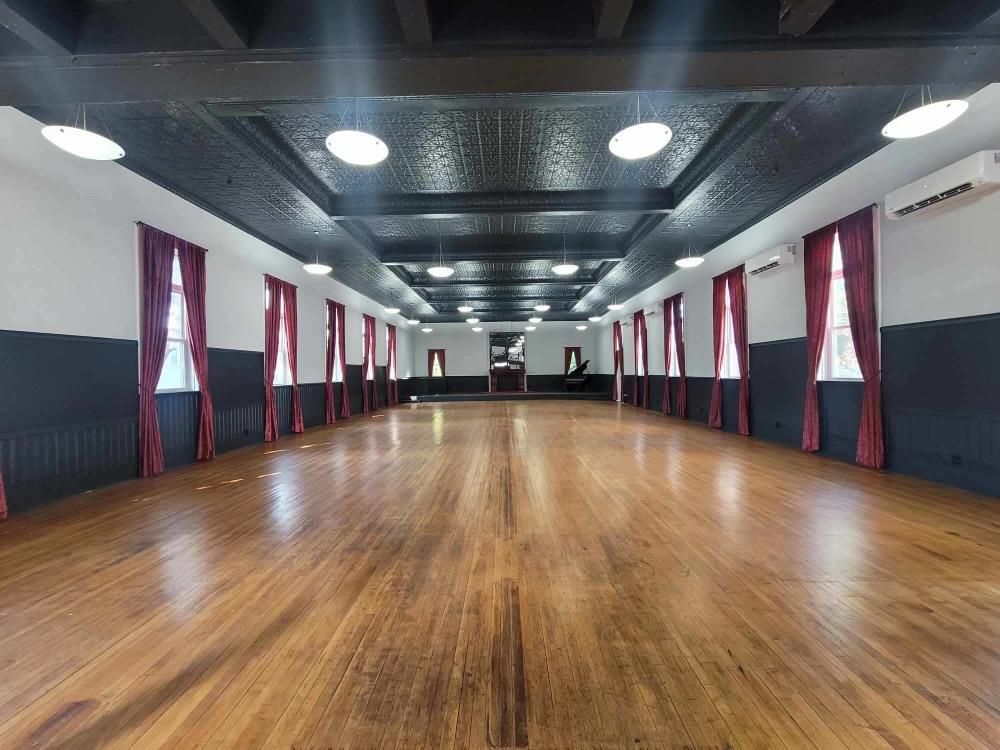 Interior, Pendant Lights, Wood Texture Flooring