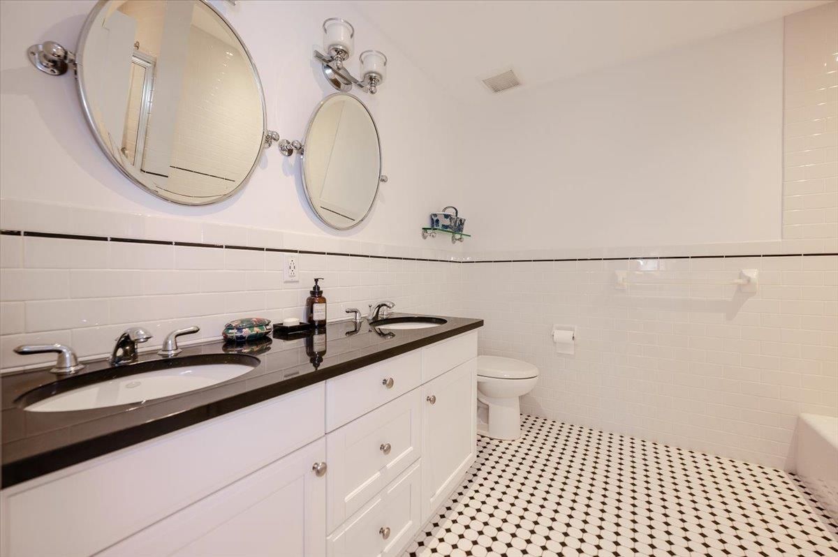 Bathroom, Dual Sink Vanities, Interior