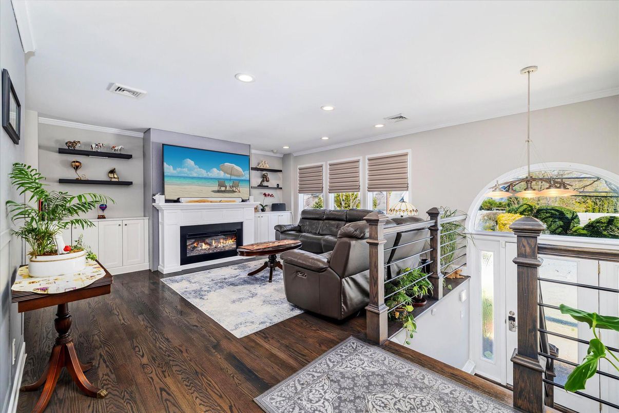 Fireplace, Interior, Living room, Pendant Lights, Recessed Lighting, Wood Texture Flooring