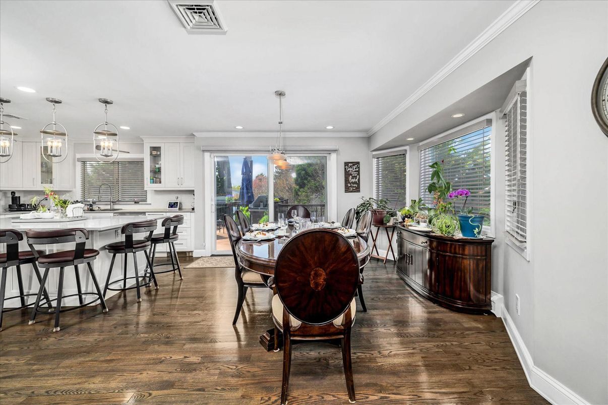 Dining room, Interior, Kitchen, Pendant Lights, Recessed Lighting, Wood Texture Flooring