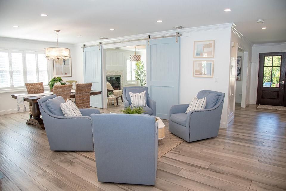 Dining room, Interior, Living room, Pendant Lights, Recessed Lighting, Wood Texture Flooring