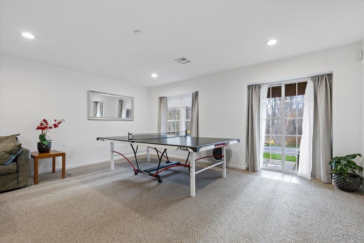 Game Room, Interior, Recessed Lighting