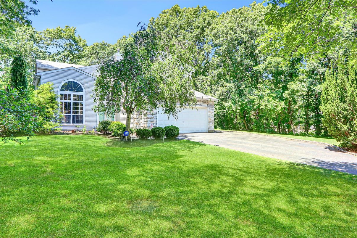 Backyard, Detached Garage, Exterior