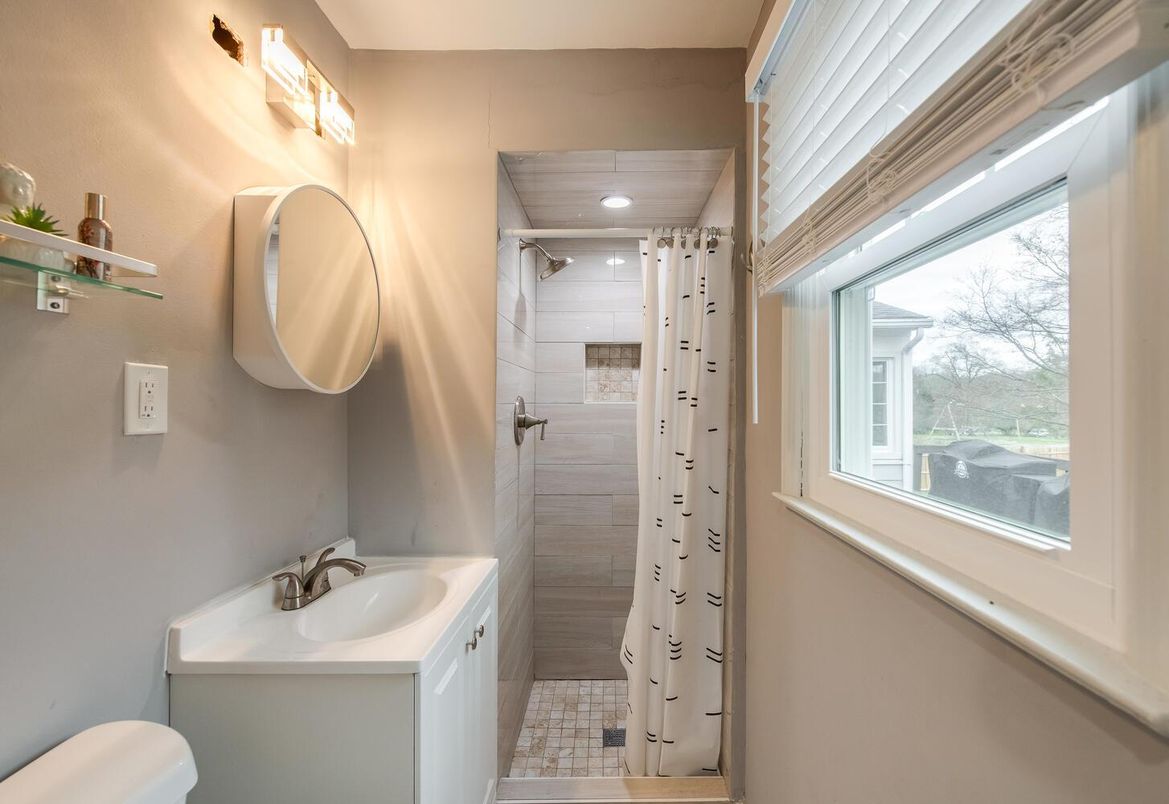 Bathroom, Interior, Recessed Lighting