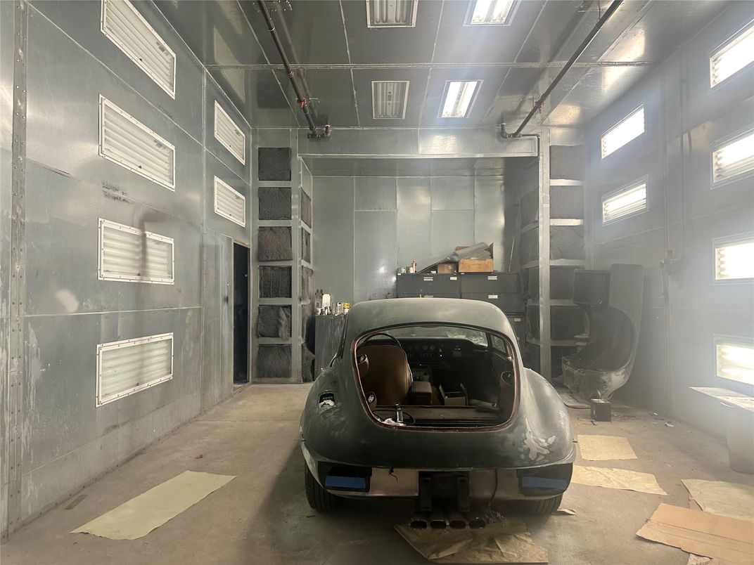 Garage, Interior
