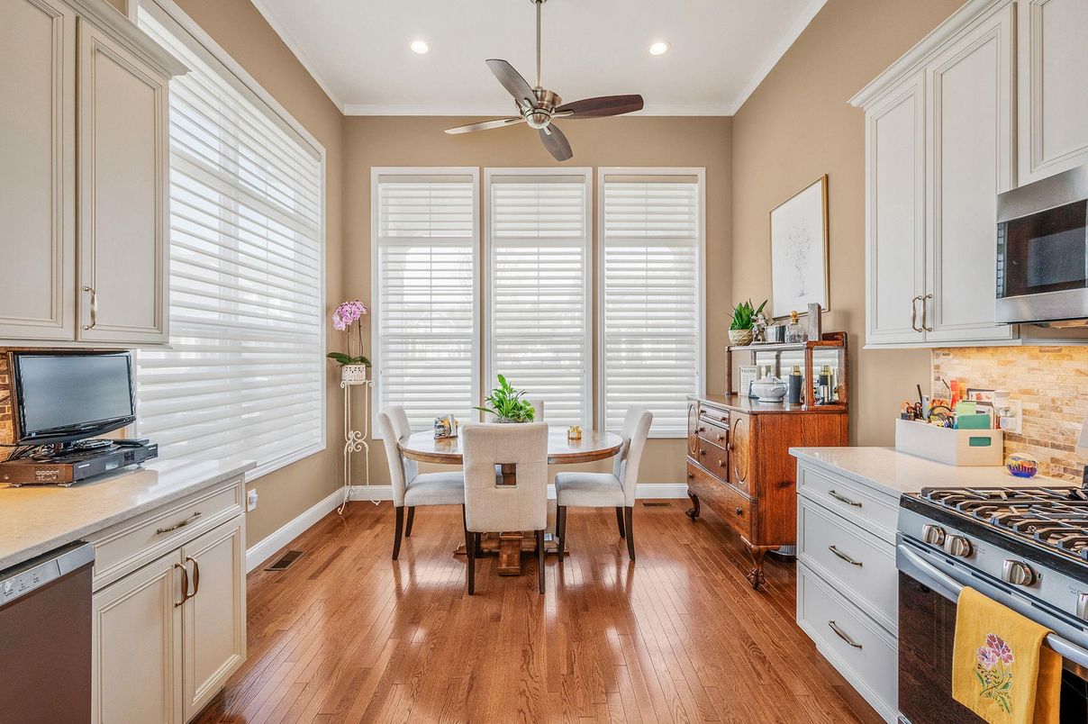 Dining room, Interior, Kitchen, Recessed Lighting, Wood Texture Flooring