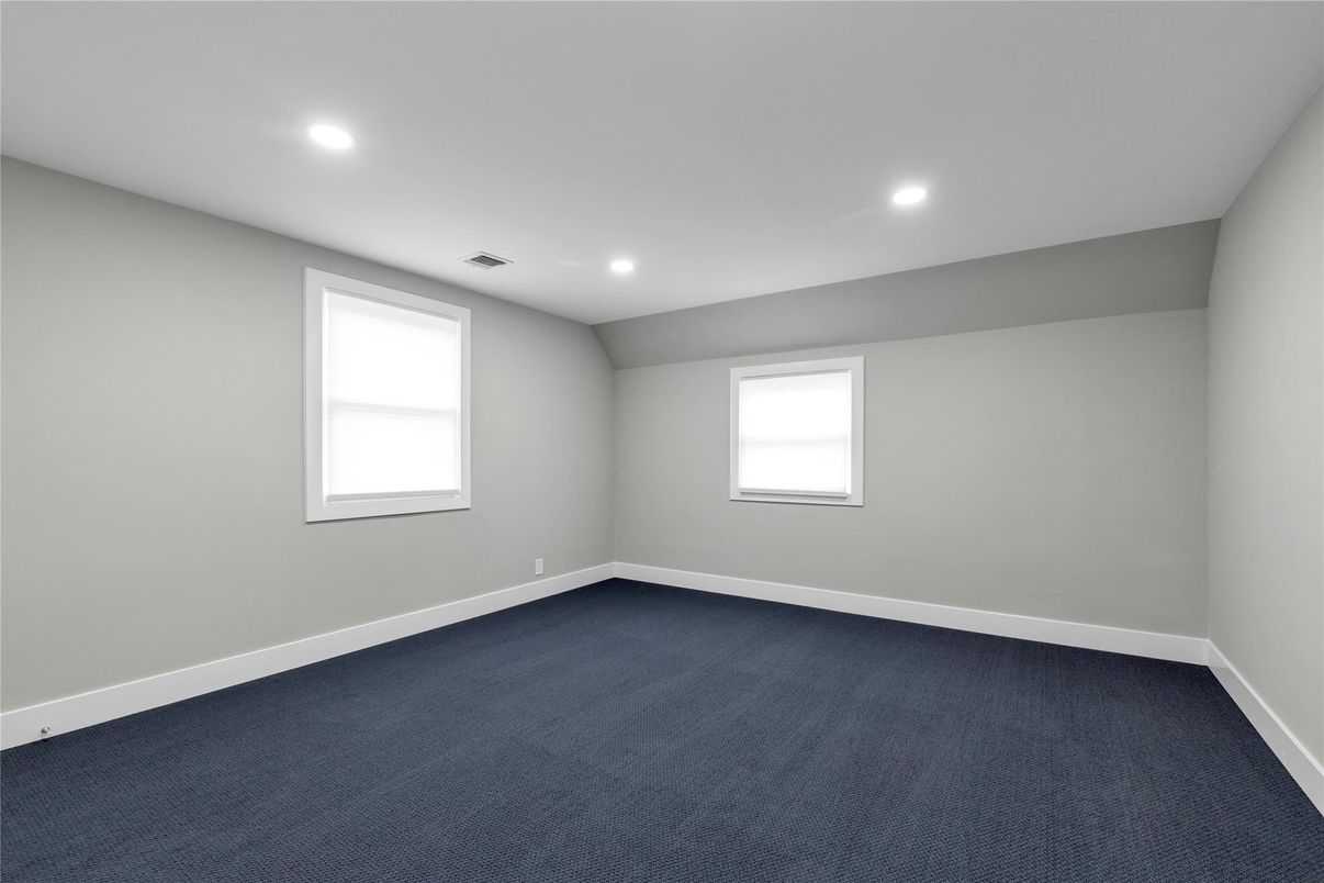 Empty room, Interior, Recessed Lighting