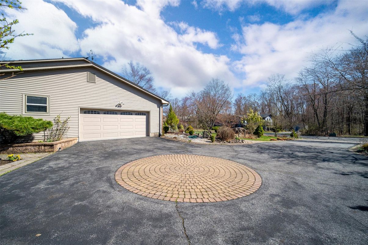 Detached Garage, Exterior