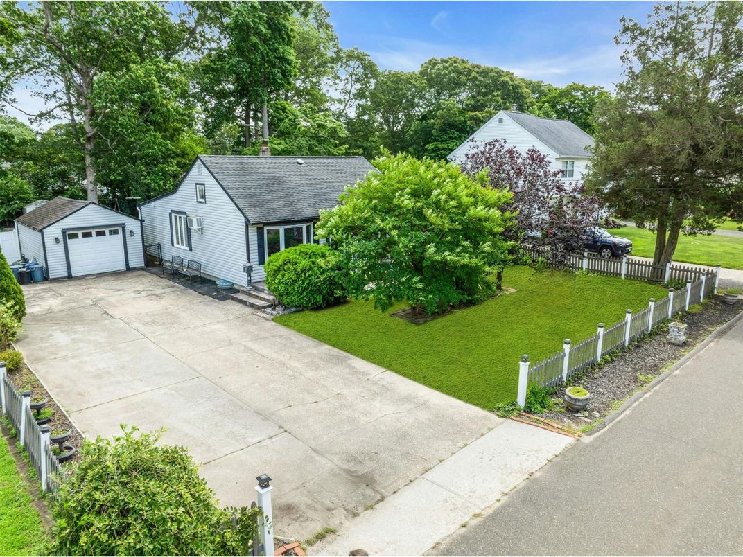 Backyard, Detached Garage, Exterior