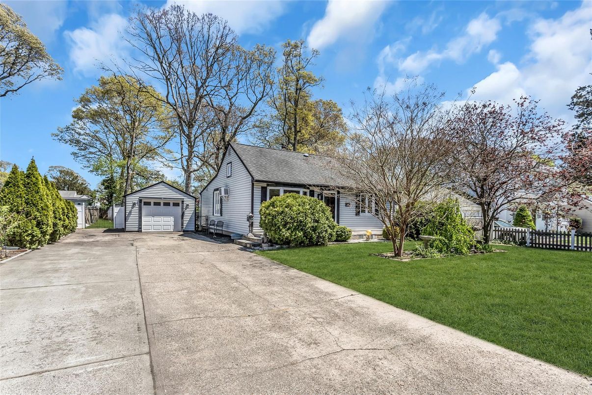 Backyard, Detached Garage, Exterior