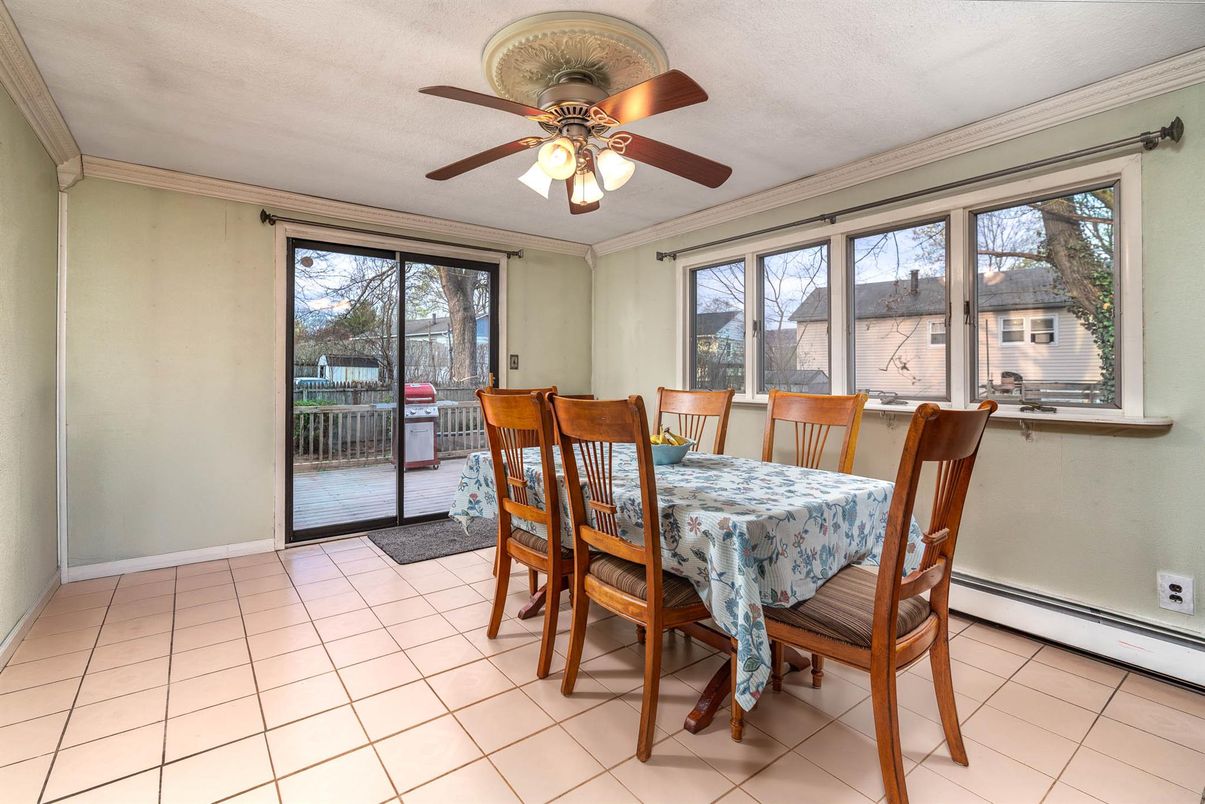 Dining room, Interior