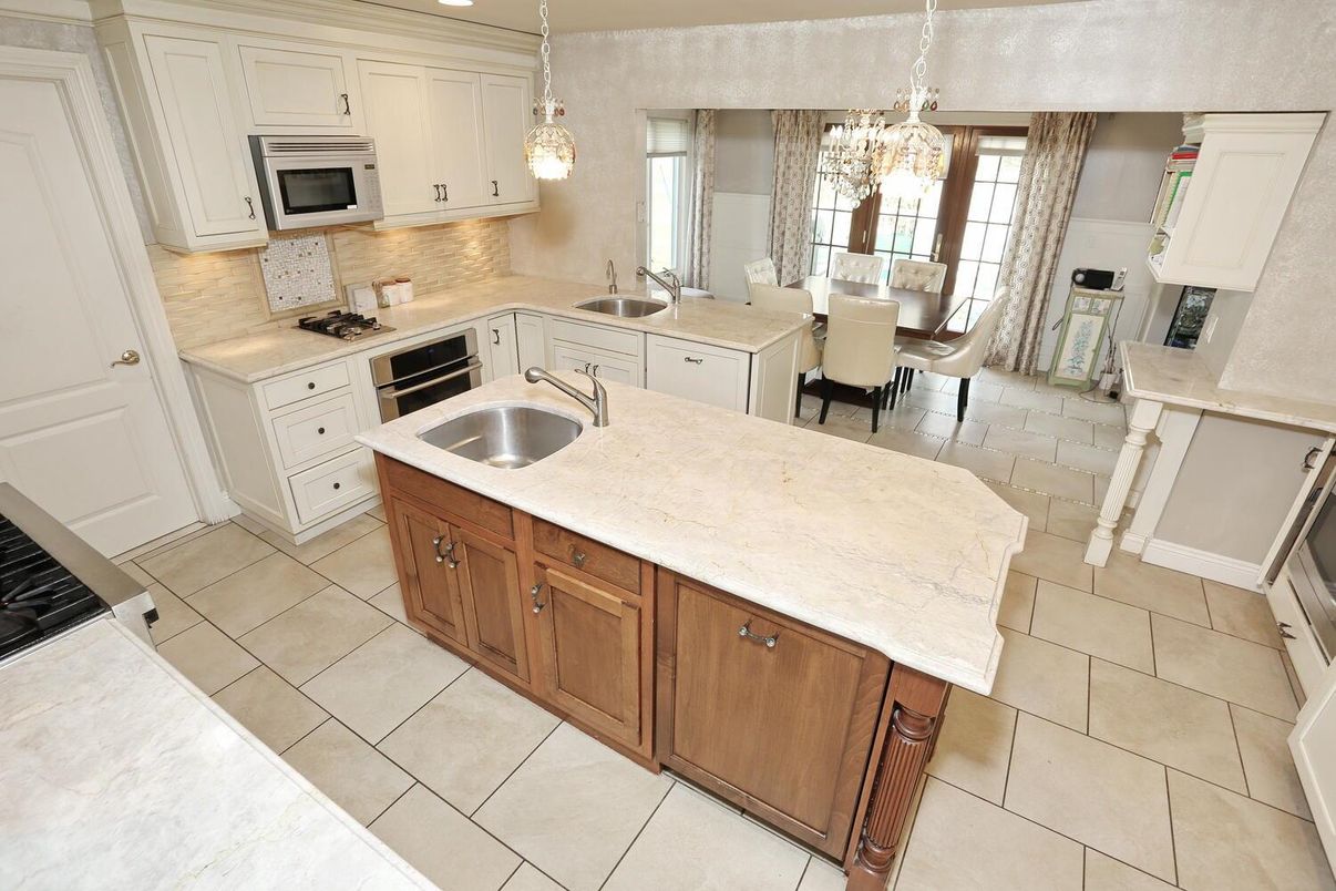 Chandelier, Dining room, Interior, Kitchen, Pendant Lights