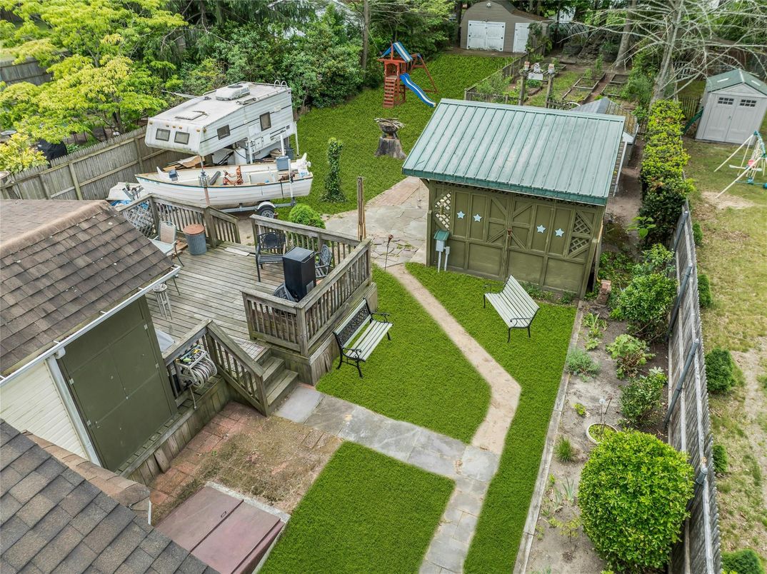 Exterior, Drone