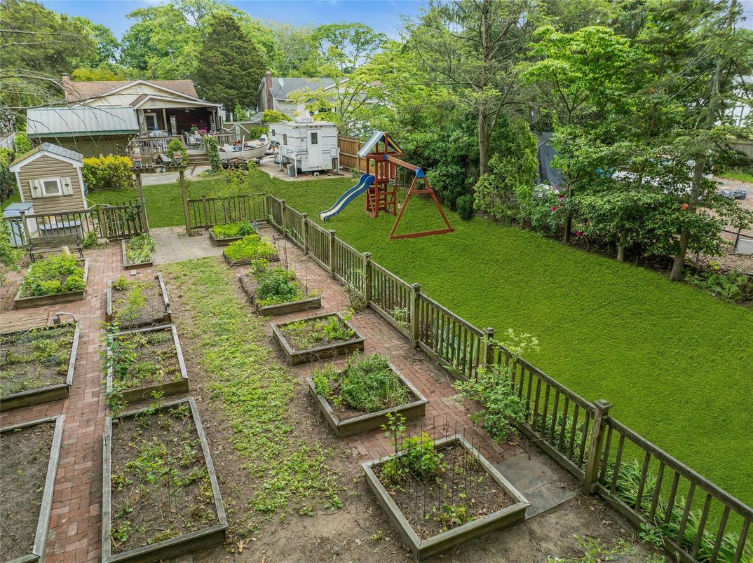Backyard, Exterior, Playground