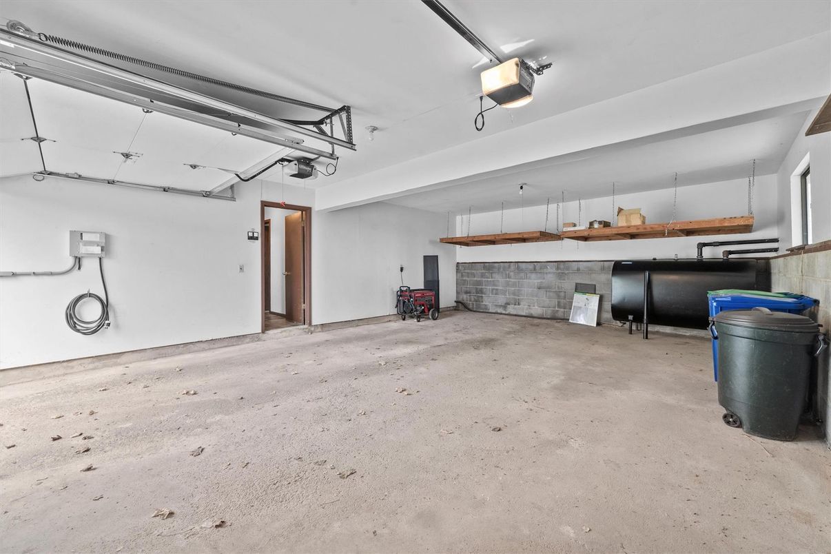 Garage, Interior