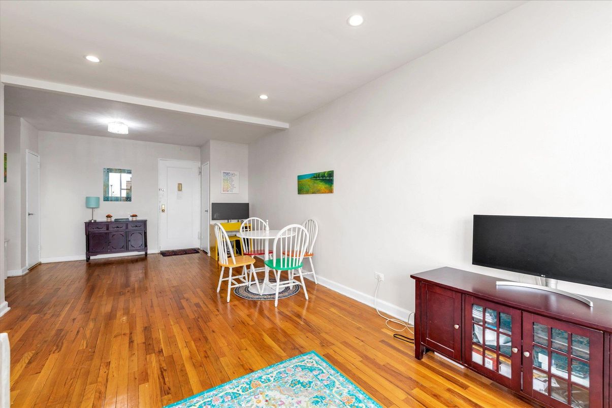 Dining room, Interior, Recessed Lighting, Wood Texture Flooring