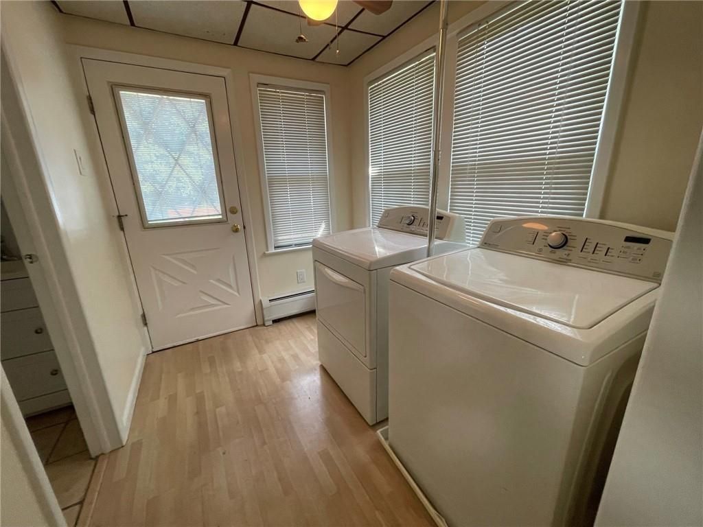 Interior, Washer, Wood Texture Flooring