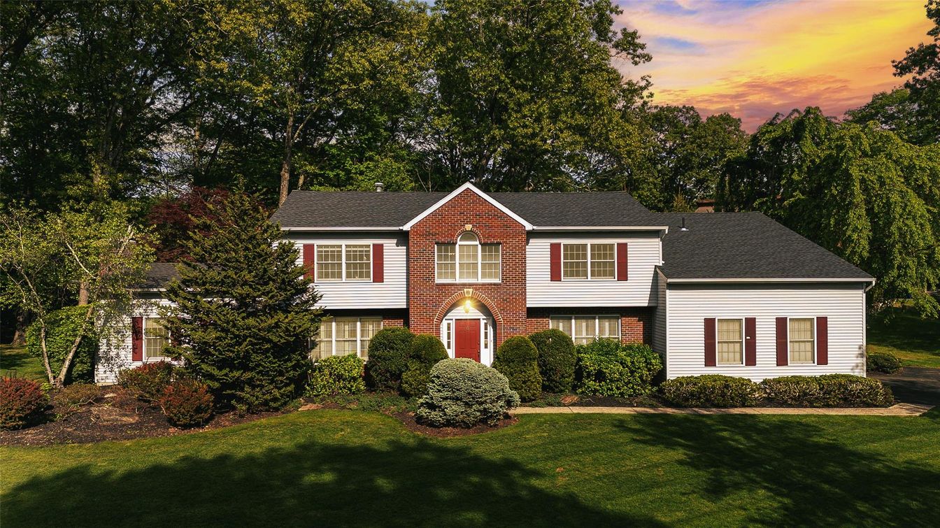 Exterior, Facade, Brick Facade, Raised Ranch