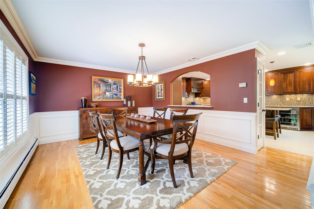 Chandelier, Dining room, Interior, Pendant Lights, Recessed Lighting, Wood Texture Flooring