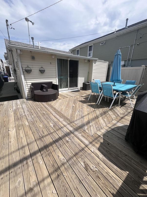 Exterior, Wood Texture Flooring