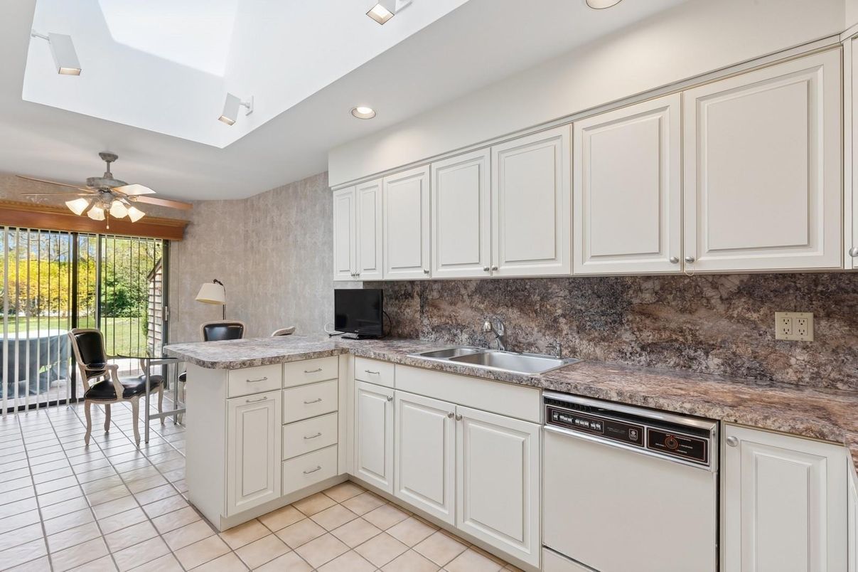 Interior, Kitchen, Recessed Lighting