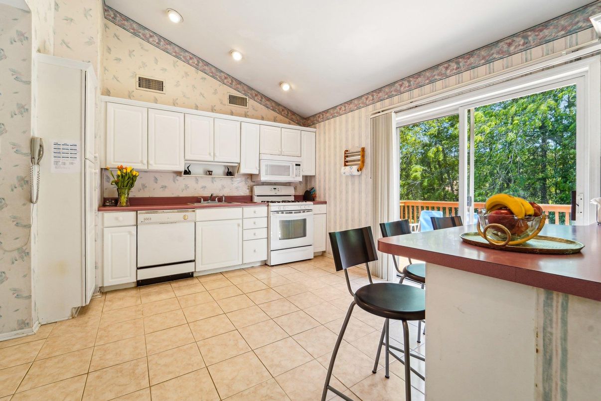 Dining room, Interior, Kitchen, Recessed Lighting