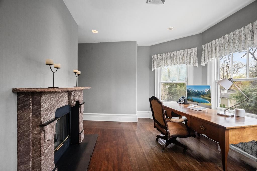Home Office, Interior, Recessed Lighting, Wood Texture Flooring