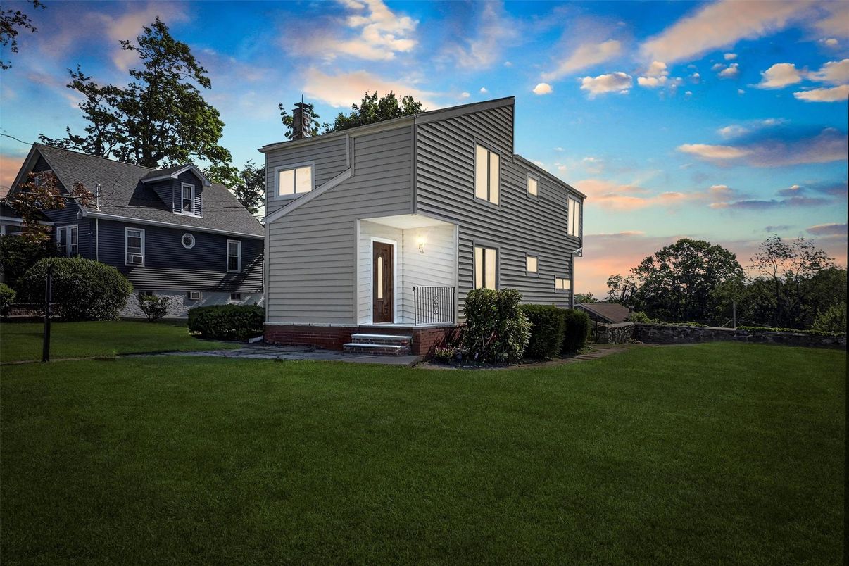 Backyard, Exterior, Facade, Farmhouse