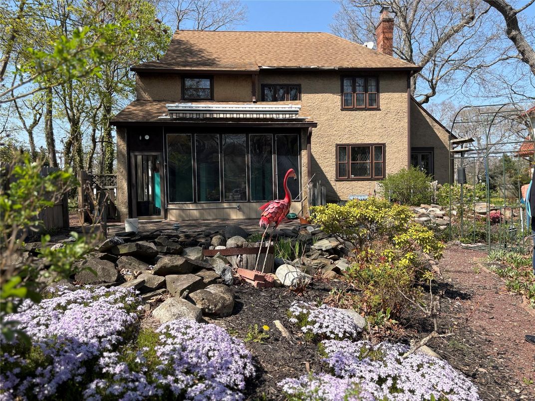 Backyard, Exterior, Facade, Brick Facade, American Foursquare