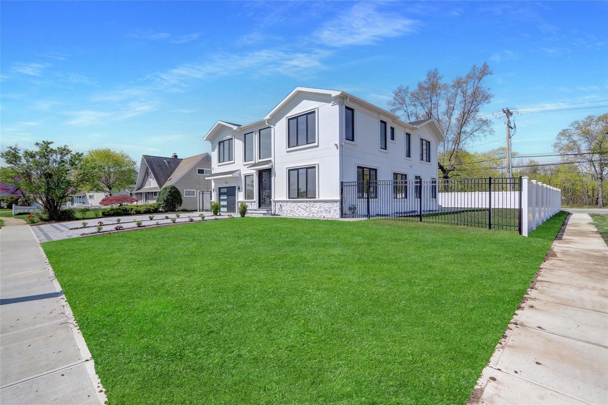 Backyard, Exterior, Facade, Farmhouse