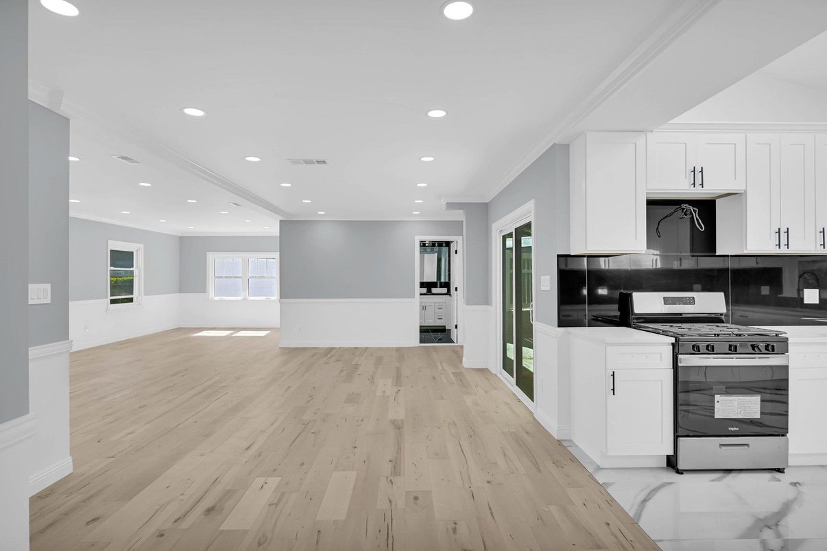Interior, Kitchen, Recessed Lighting, Wood Texture Flooring
