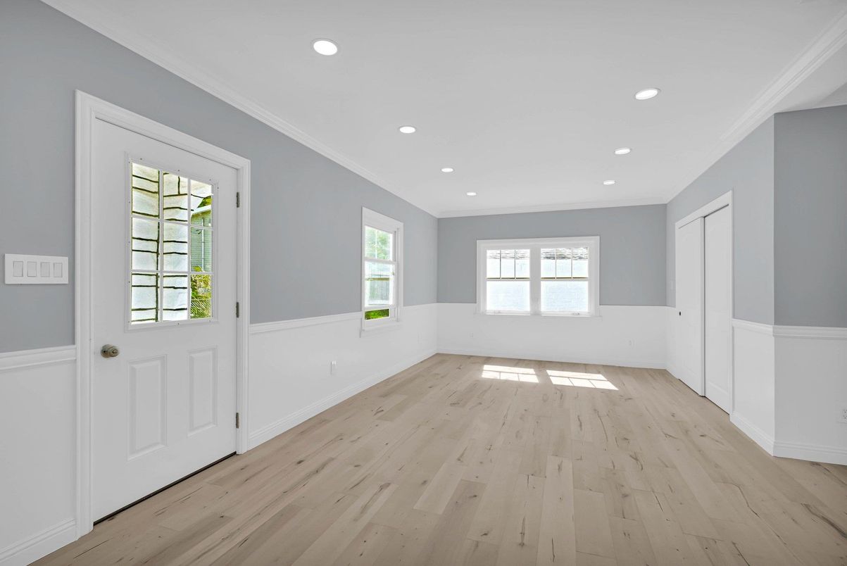 Empty room, Interior, Recessed Lighting, Wood Texture Flooring
