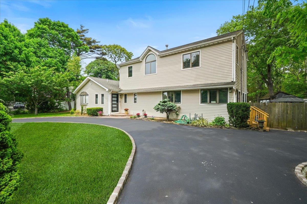 Exterior, Facade, Cape Cod