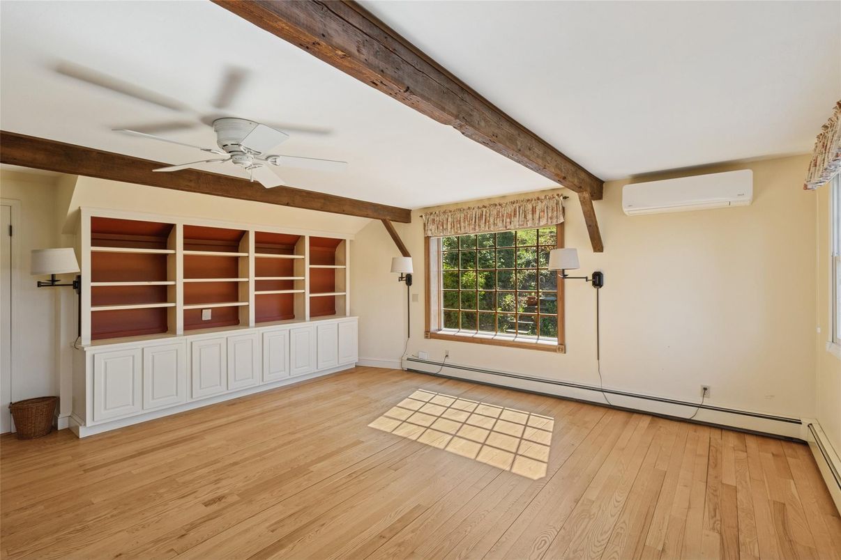 Empty room, Interior, Wooden Beams, Wood Texture Flooring