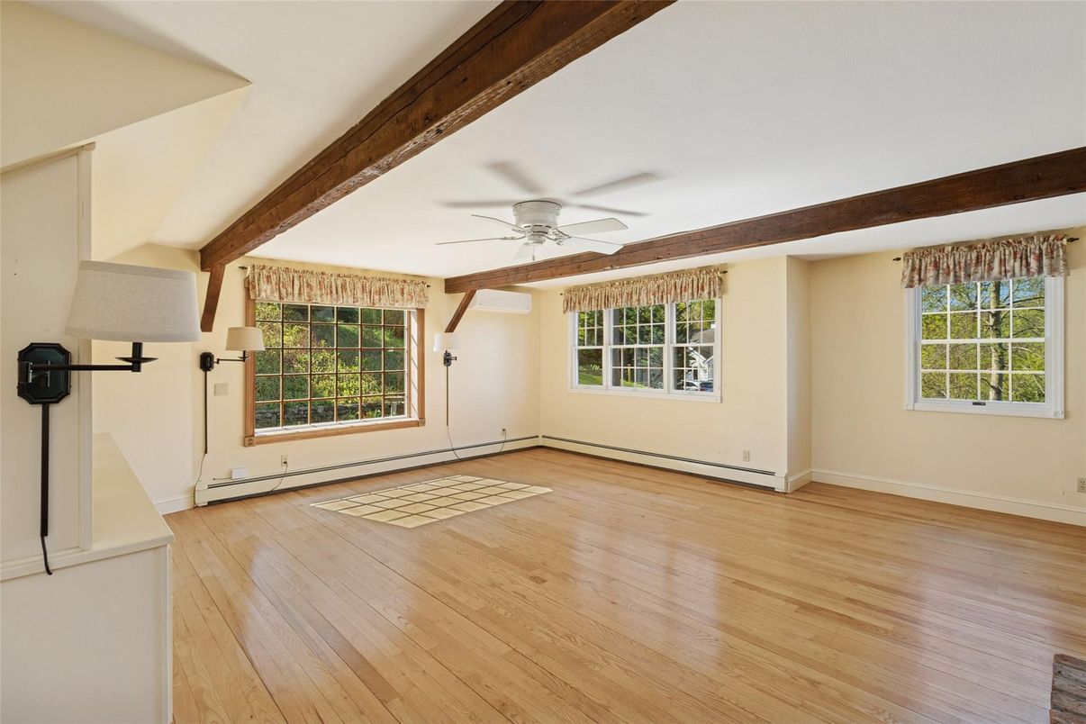 Empty room, Interior, Wooden Beams, Wood Texture Flooring