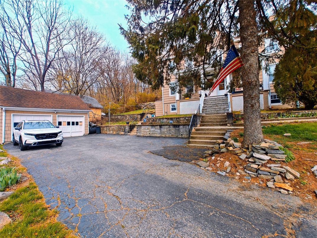Detached Garage, Exterior