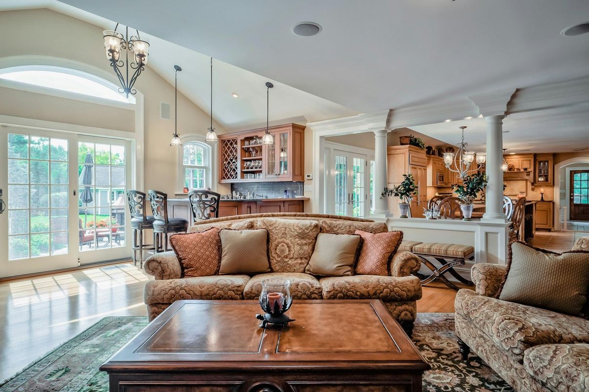 Interior, Kitchen, Living room, Pendant Lights, Recessed Lighting, Wood Texture Flooring